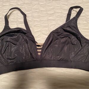 Cacique purple wireless bra. Size 18/20.